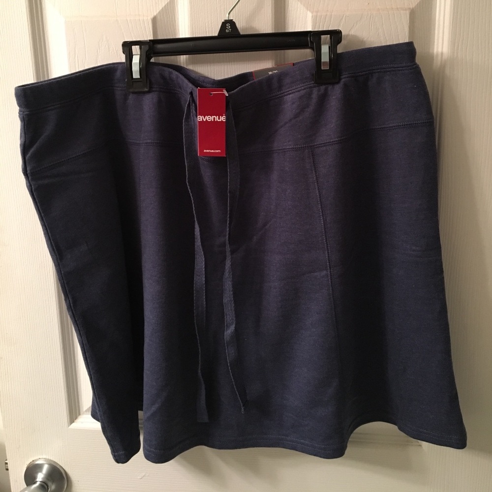 New with tag cotton blend Heather blue scort 18/20