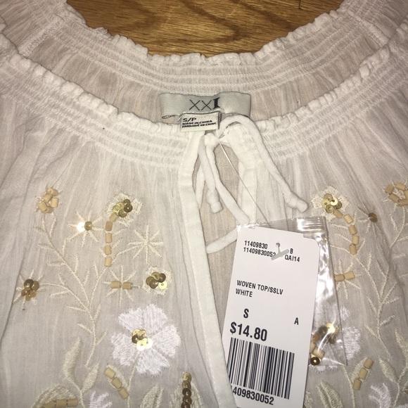 Cute Top from forever 21 - Picture 2 of 5