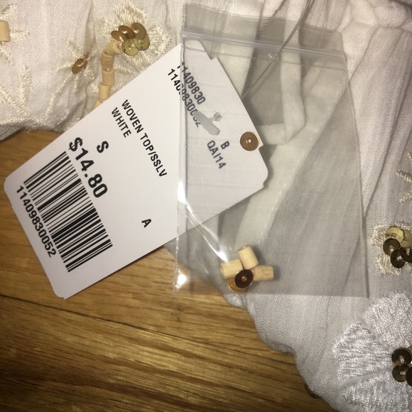 Cute Top from forever 21 - Picture 4 of 5