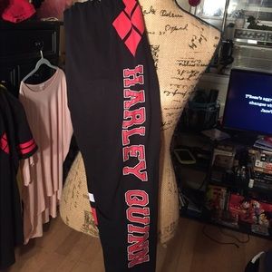 Harley Quinn leggings size xl