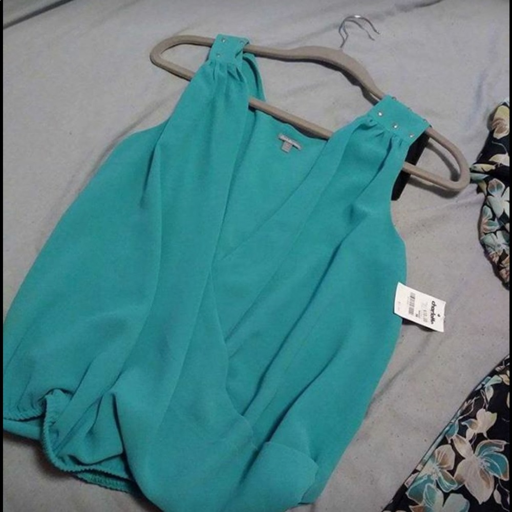 Size medium. Brand new.