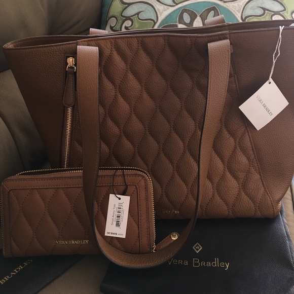 Vera Bradley Handbags - 🍁🍂Vera Bradley small Avery tote and wallet🍁🍂