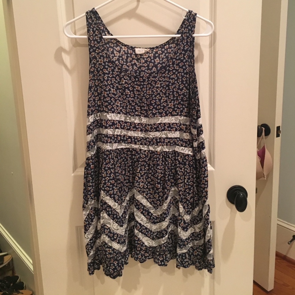 Tea &a cup Floral and Lace tunic/dress