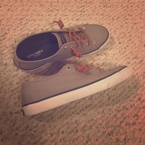 Sperry tennis shoes