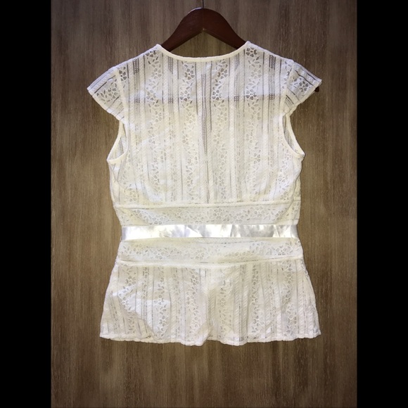 Beautiful white/ivory lacy top!! 💕 - Picture 2 of 8