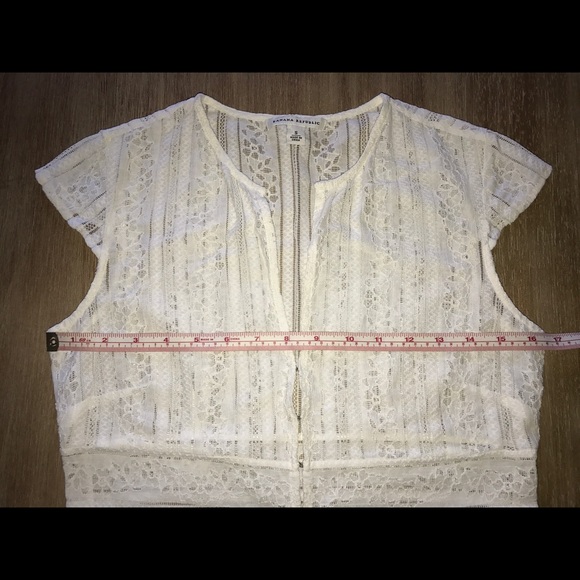 Beautiful white/ivory lacy top!! 💕 - Picture 5 of 8