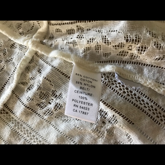 Beautiful white/ivory lacy top!! 💕 - Picture 6 of 8