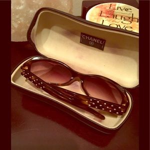 CHANEL sunglasses 😎