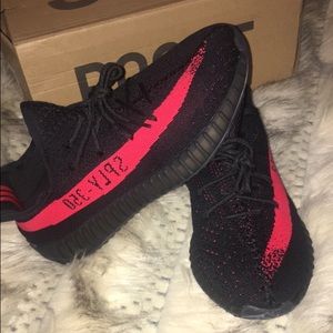 YEEZY BOOST 350 V2