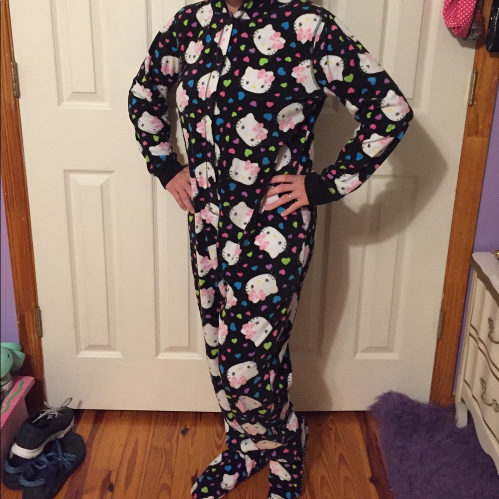 Hello Kitty footy pajamas! ✨❤️