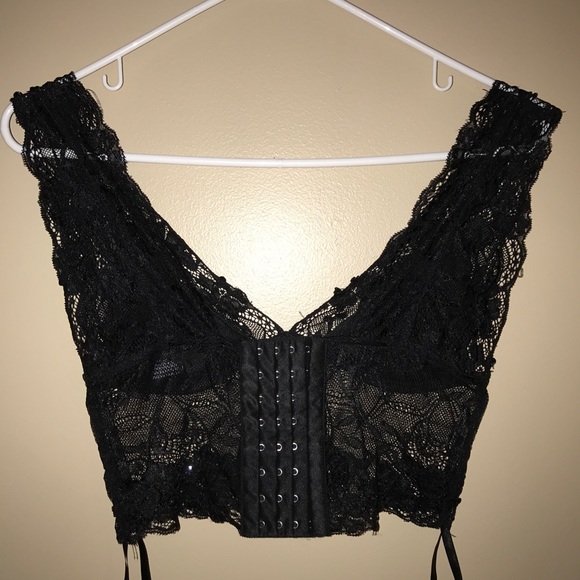 Lace & Sequin semi cropped blouse - Picture 2 of 3