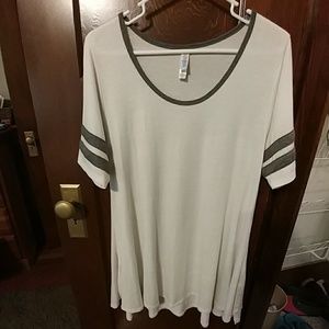 Lularoe Perfect T