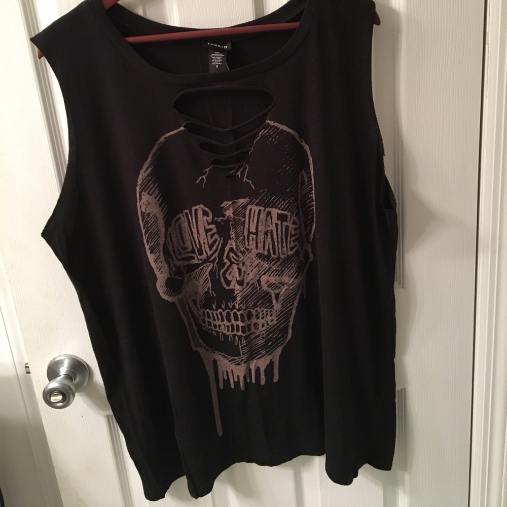 Torrid size 3 skull muscle shirt