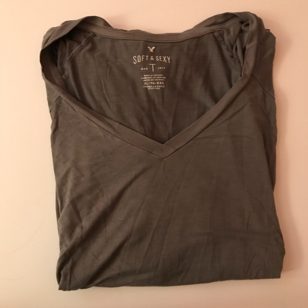 American Eagle Soft & Sexy V-neck