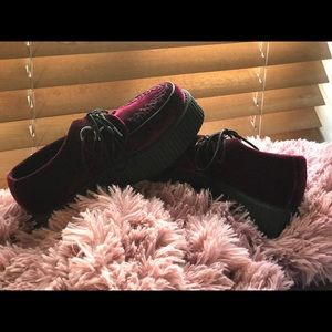 Burgundy velvet T.U.K creepers
