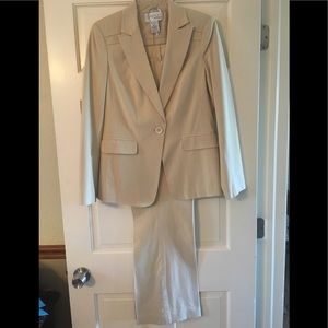 ELLEN TRACY Two Piece Blazer and Slacks Suit