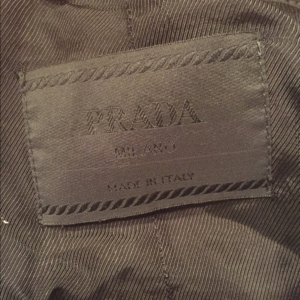 Prada - Picture 6 of 7