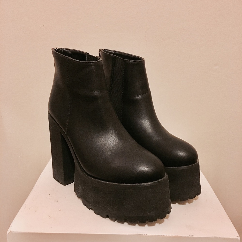 [ CURRENT MOOD platform boots ]