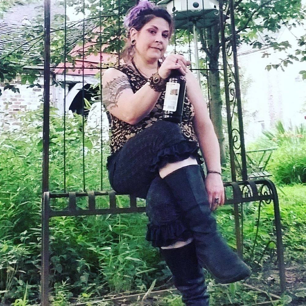 Meet your Posher, Rootsie