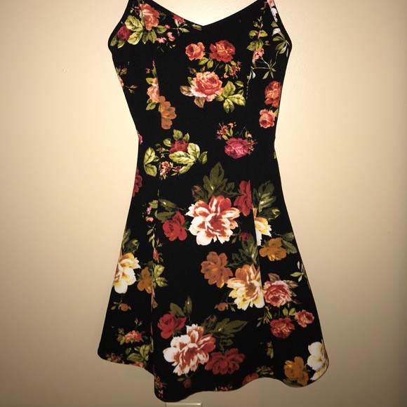 Floral tight fit top, bottom flare dress - Picture 2 of 3