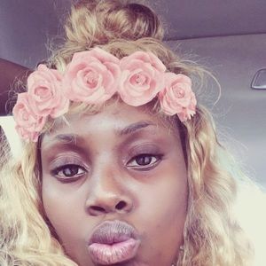 Meet your Posher, Kiya