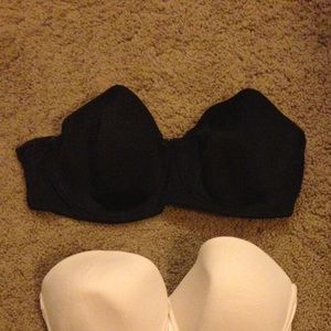 Black strapless bra