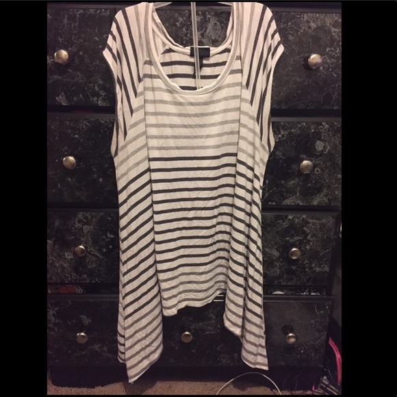 grey stripped asymmetrical shirt - Picture 1 of 4