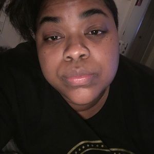 Meet your Posher, Tia