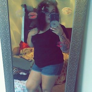 Meet your Posher, Carolina