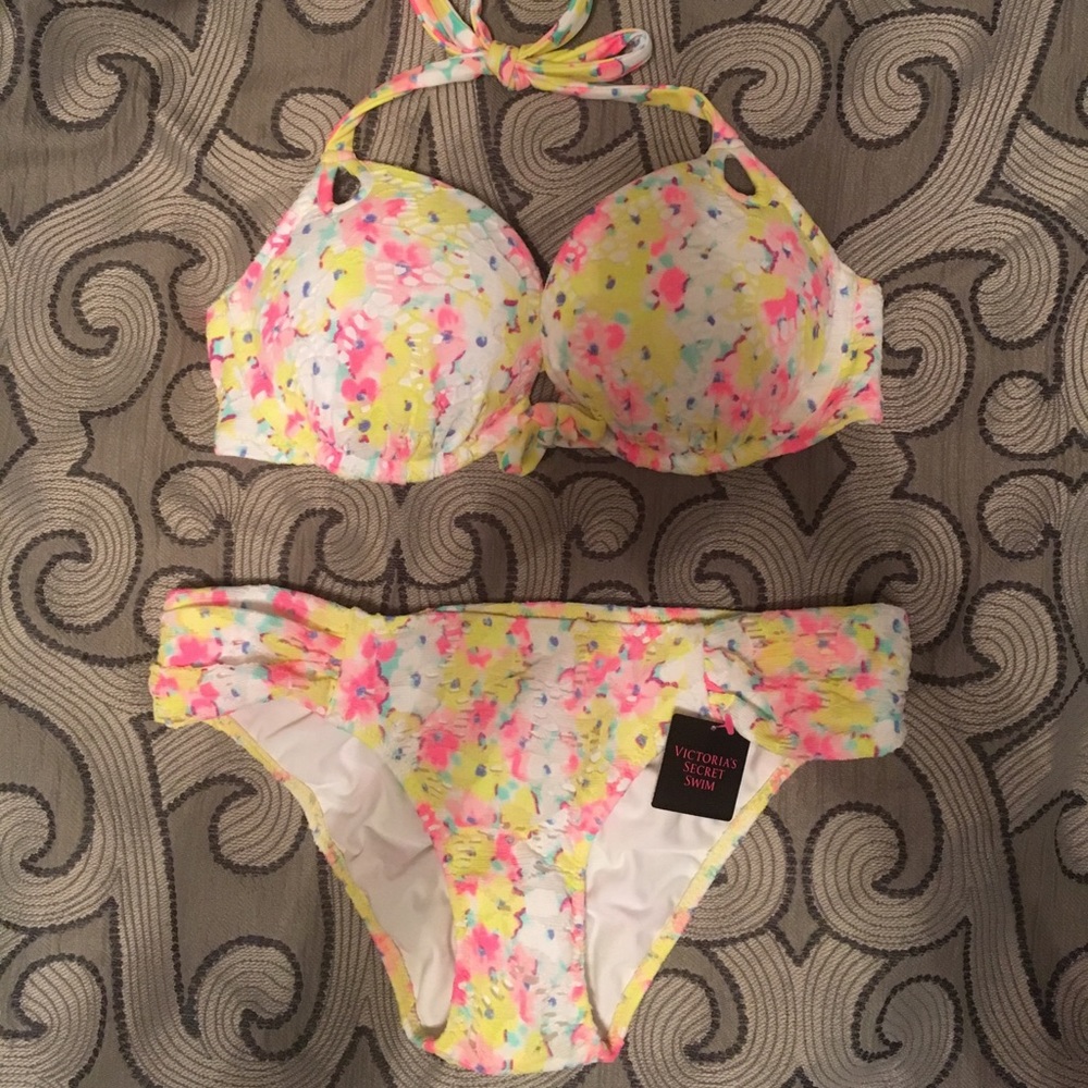 Victoria's Secret floral swimsuit 🌺