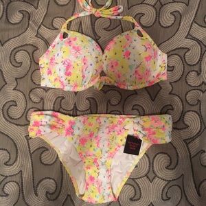 Victoria's Secret floral swimsuit 🌺