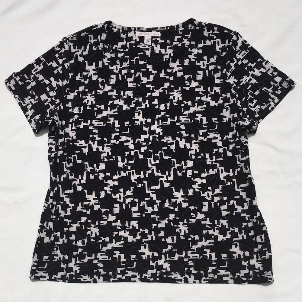 Black & White short sleeved blouse