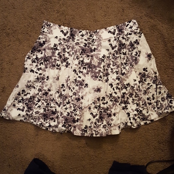 SO Dresses & Skirts - SO Gray and White Floral Skater Skirt Size XL