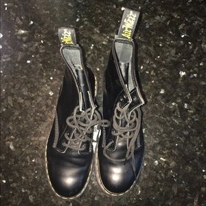 Size 9 DOC MARTENS matte black