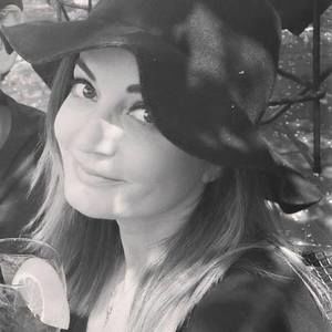 Meet your Posher, Daniela