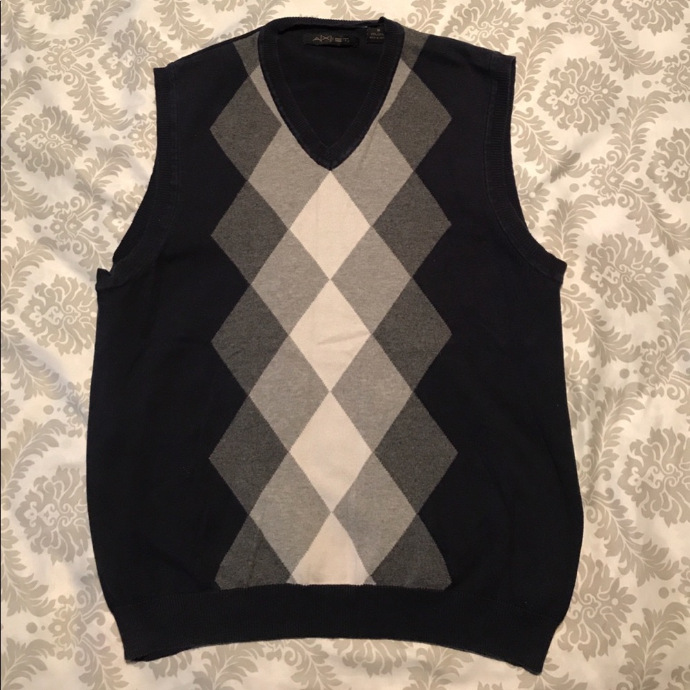 Axist men's sweater vest. Used. Size M