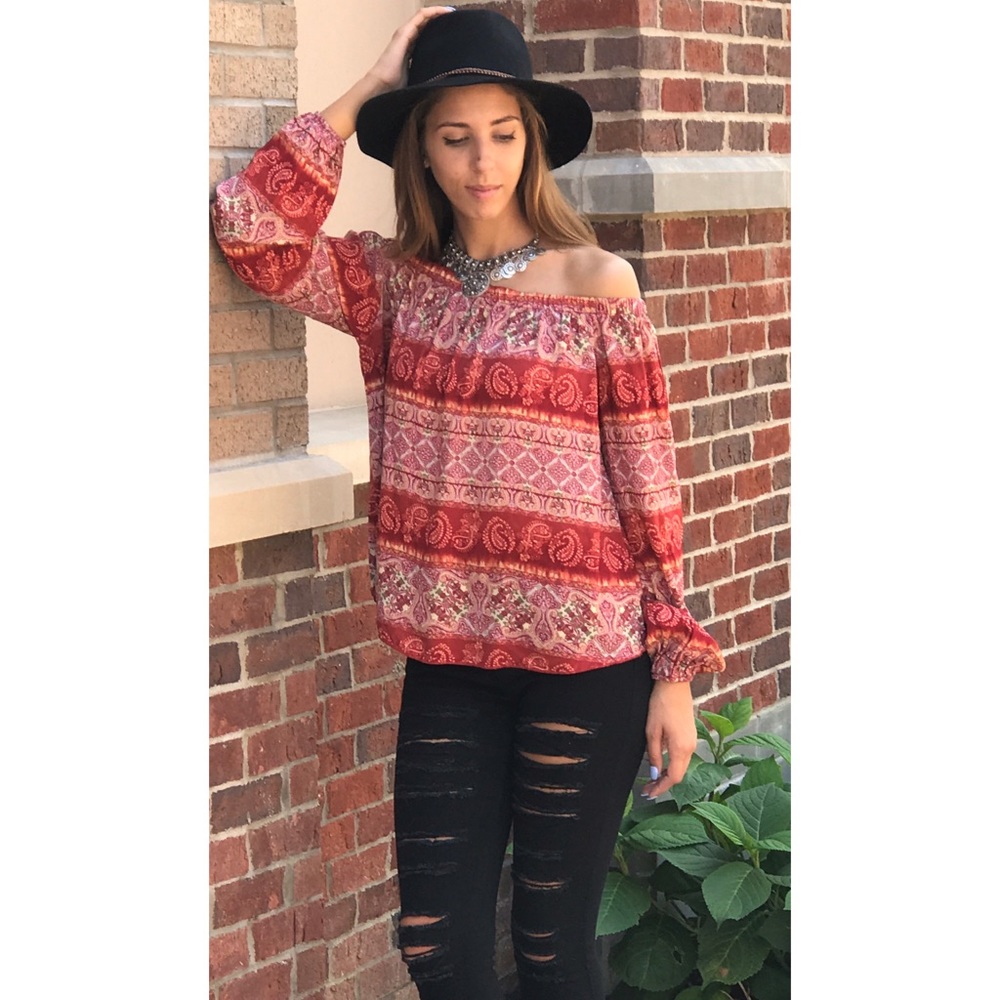 Off Shoulder Vintage Print Top