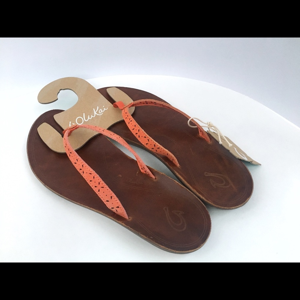 OluKai Women's Puka Sandal in Coral NWT