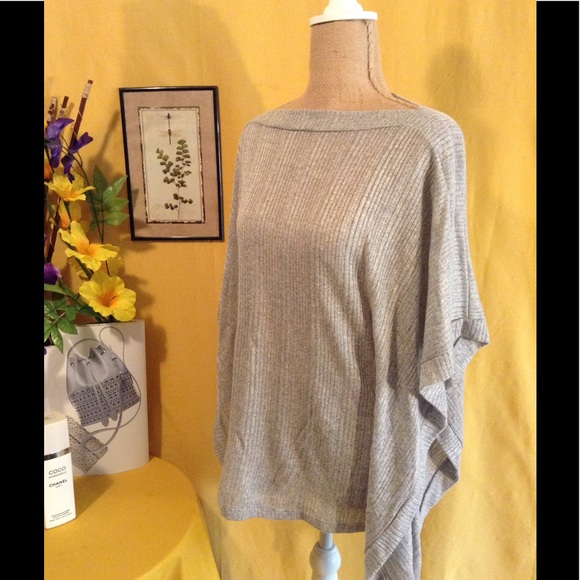 ⬇️ GREY BATWING SWEATER - Picture 7 of 7