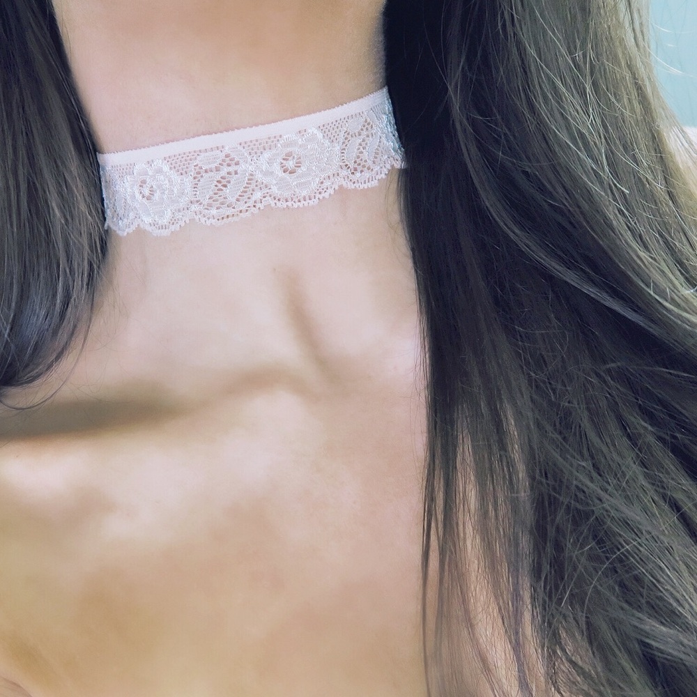 Light Pink Elastic Lace Choker - Picture 3 of 3