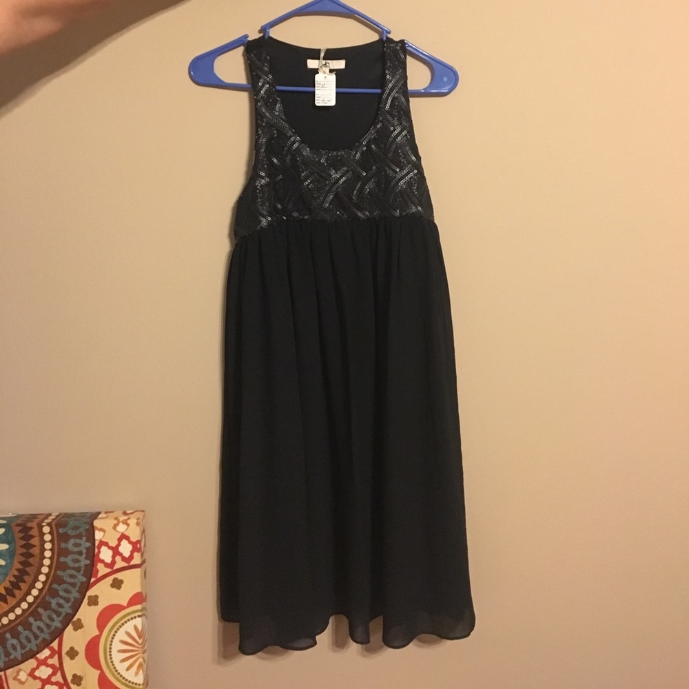 Dress never worn.