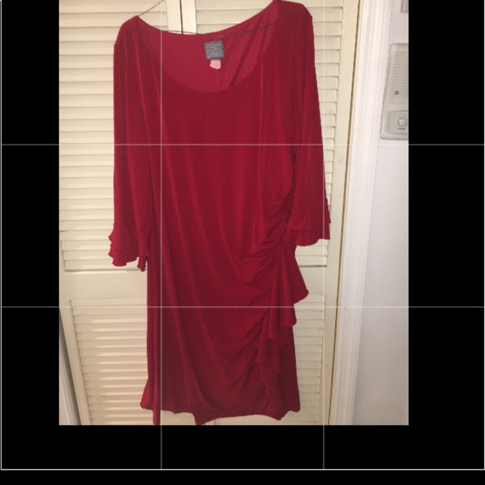 GORGEOUS RED dress ruffle detail on side & sleeves