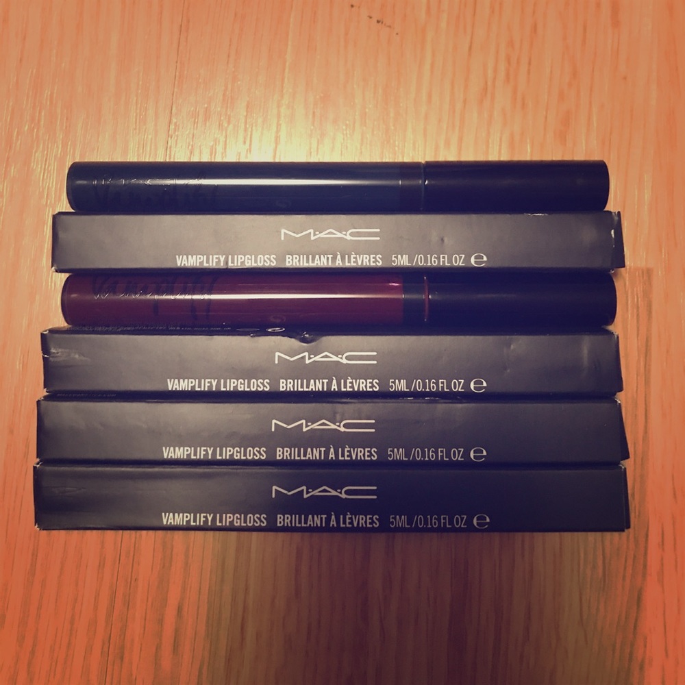 NWT! MAC Vamplify Lipgloss