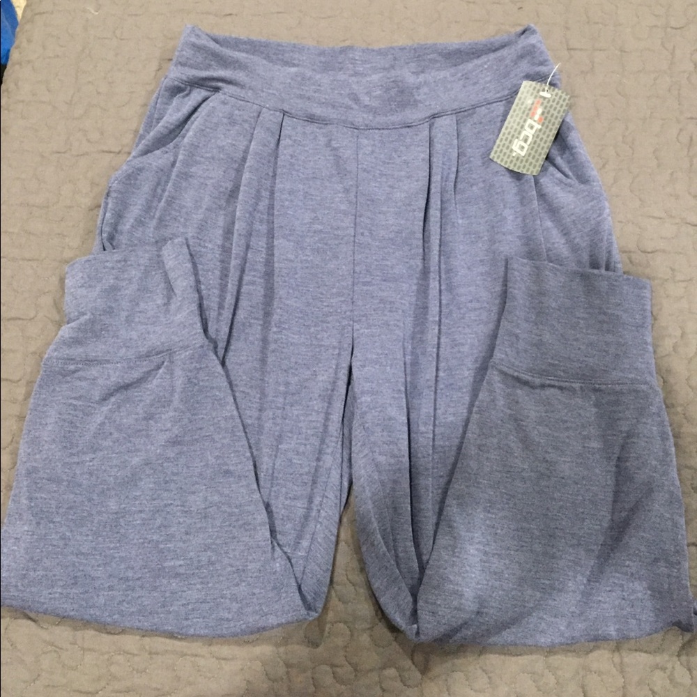 A slouchy workout pant!