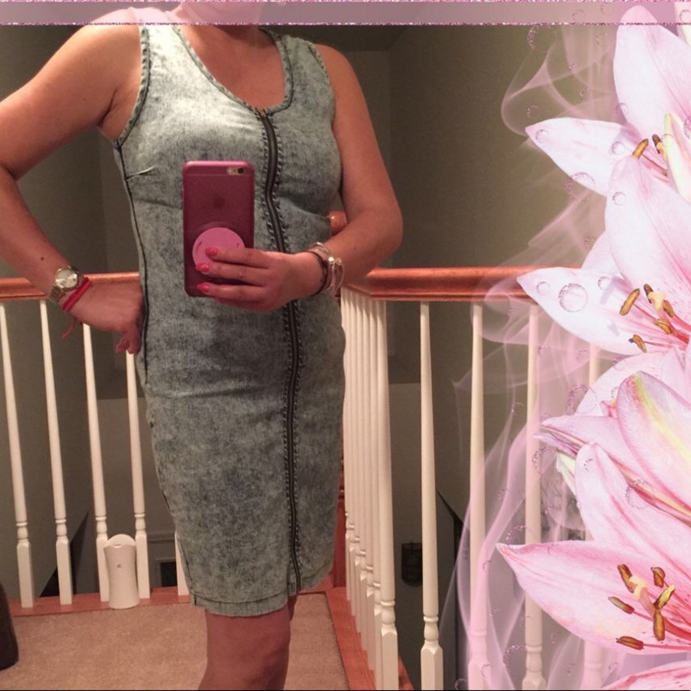 4 for $30💙ICY FASHION💙 Stone-washed Denim Dress