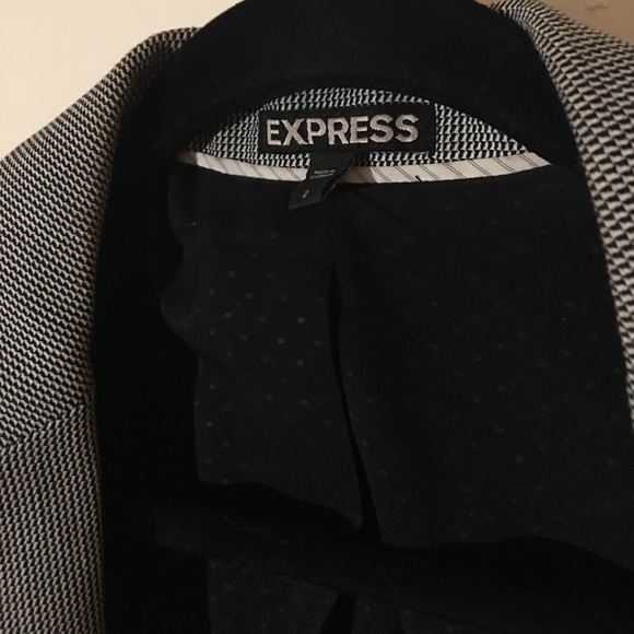 Suit - Picture 4 of 4