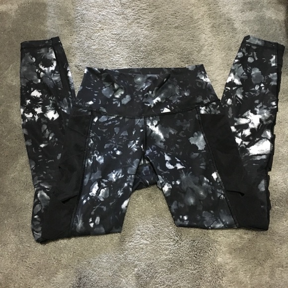 lululemon athletica Pants - Lululemon mesh detailed leggings