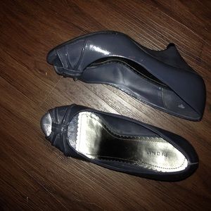 Foo I Women's EUC Grey Patent open toe, wedge heel