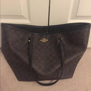 Coach bag barely used