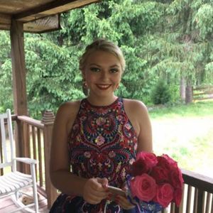 Meet your Posher, Elizabeth